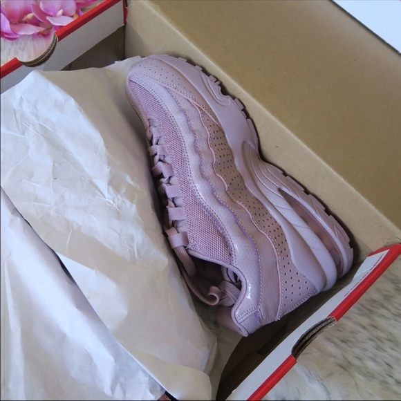 ‼️Sold ‼️🔥 Rare Nike Air Max 95 SE Pink 6Y/7.5W - Picture 3 of 8